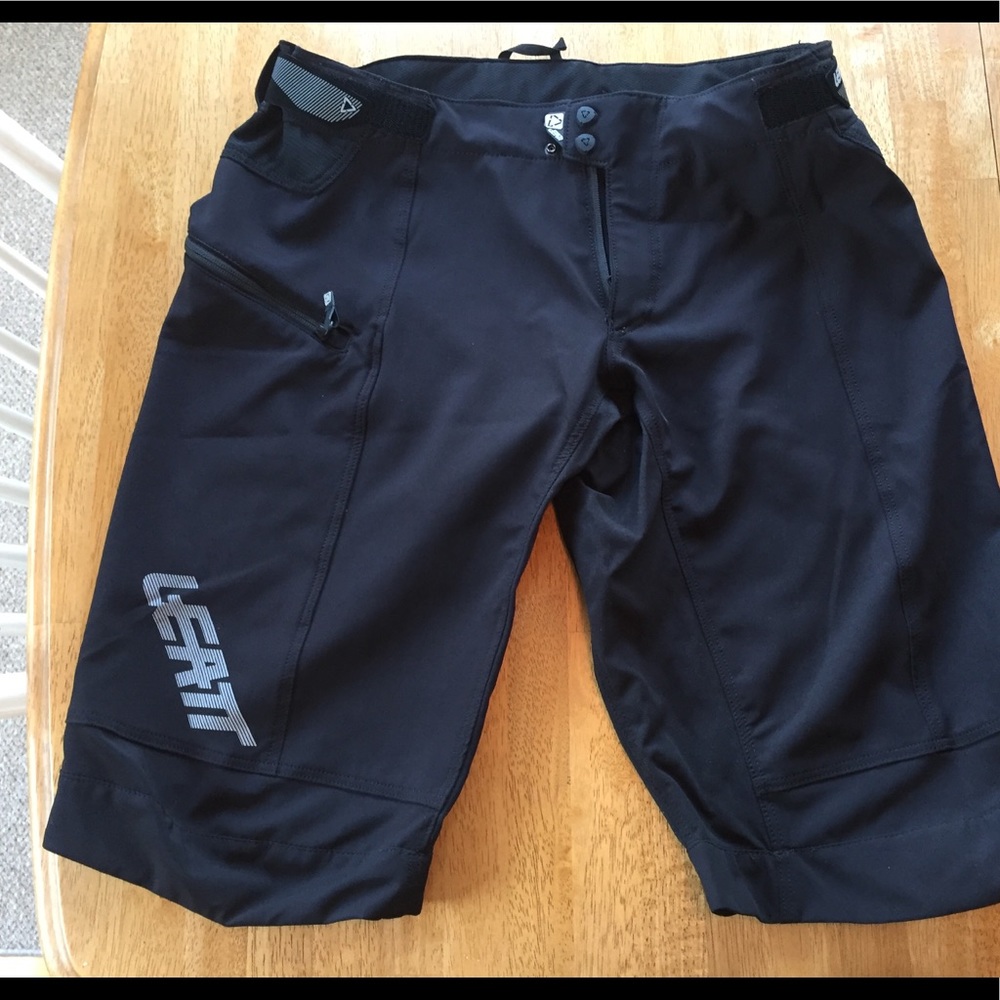 Leatt DBX 3.0 All Mountain biking shorts